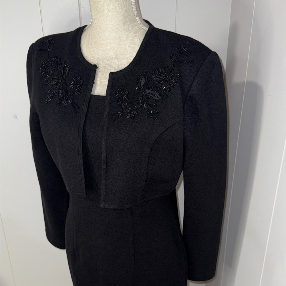 Chic Black Long Sleeve Dress with Embroidered Detail - Picture 3 of 8